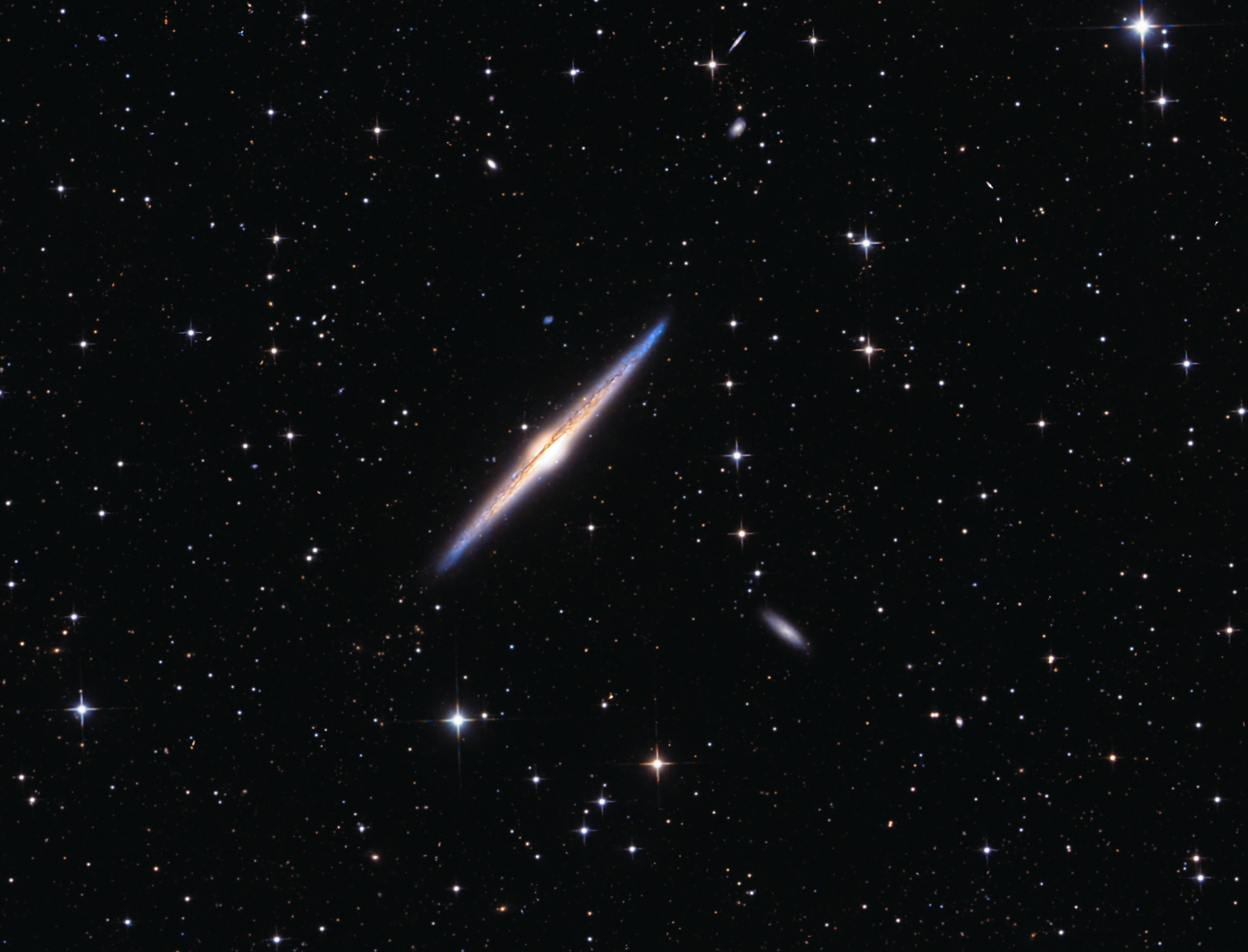 NGC 4565 Tű-galaxis