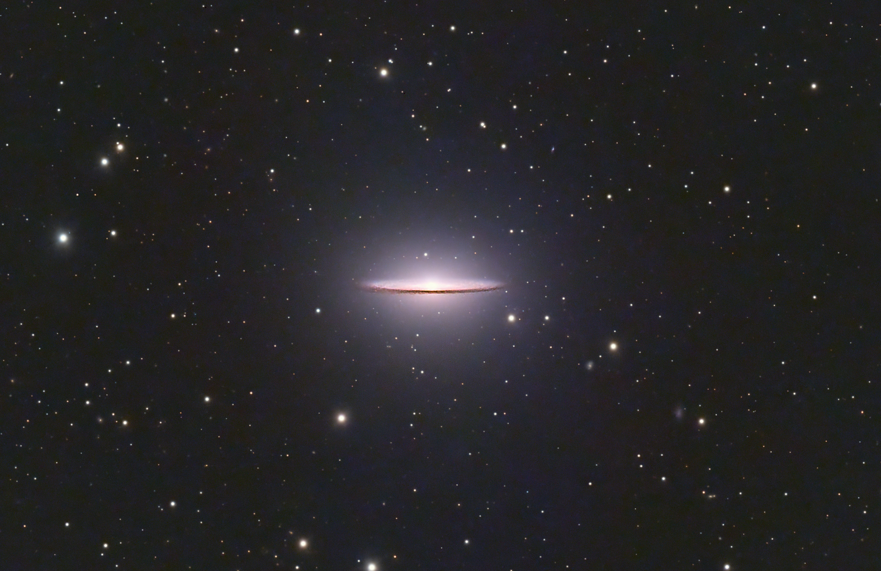 M104 - Sombrero galaxis - Virgo