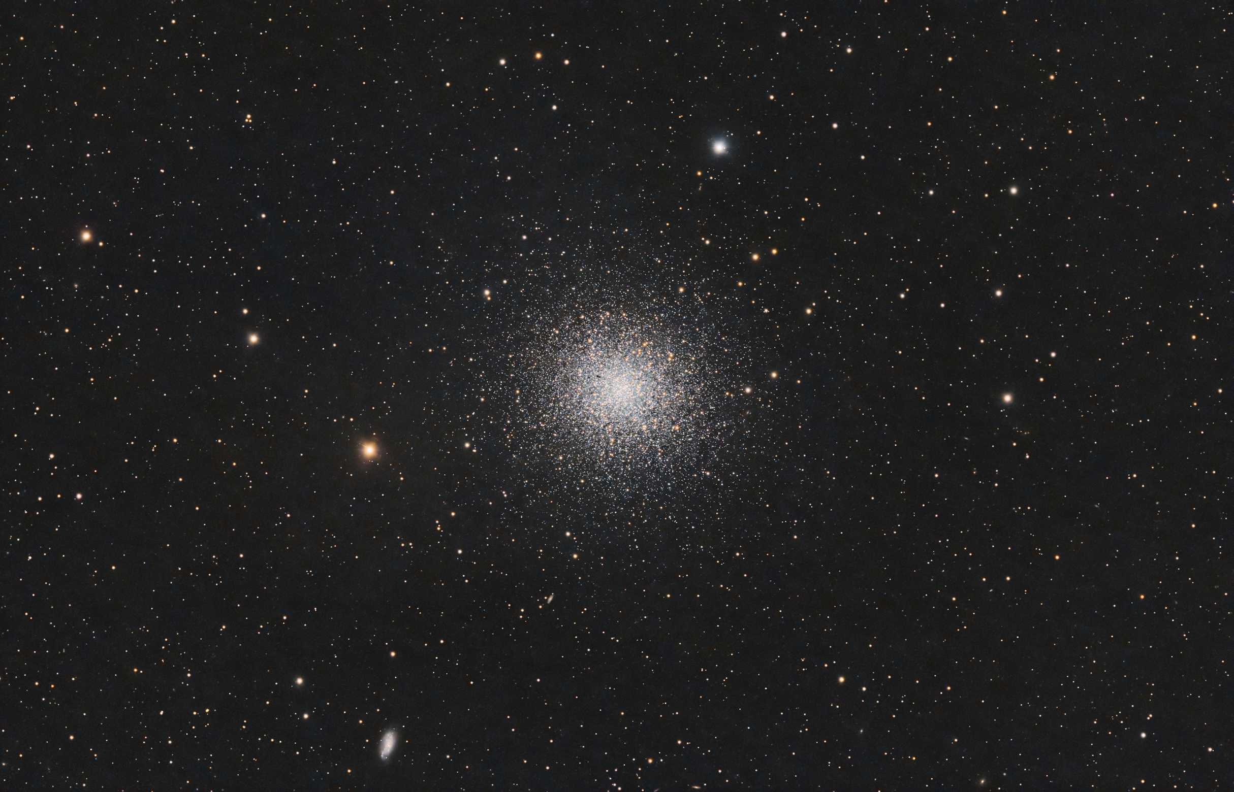 Messier 13 (NGC 6205) - Herkules-gömbhalmaz - Hercules