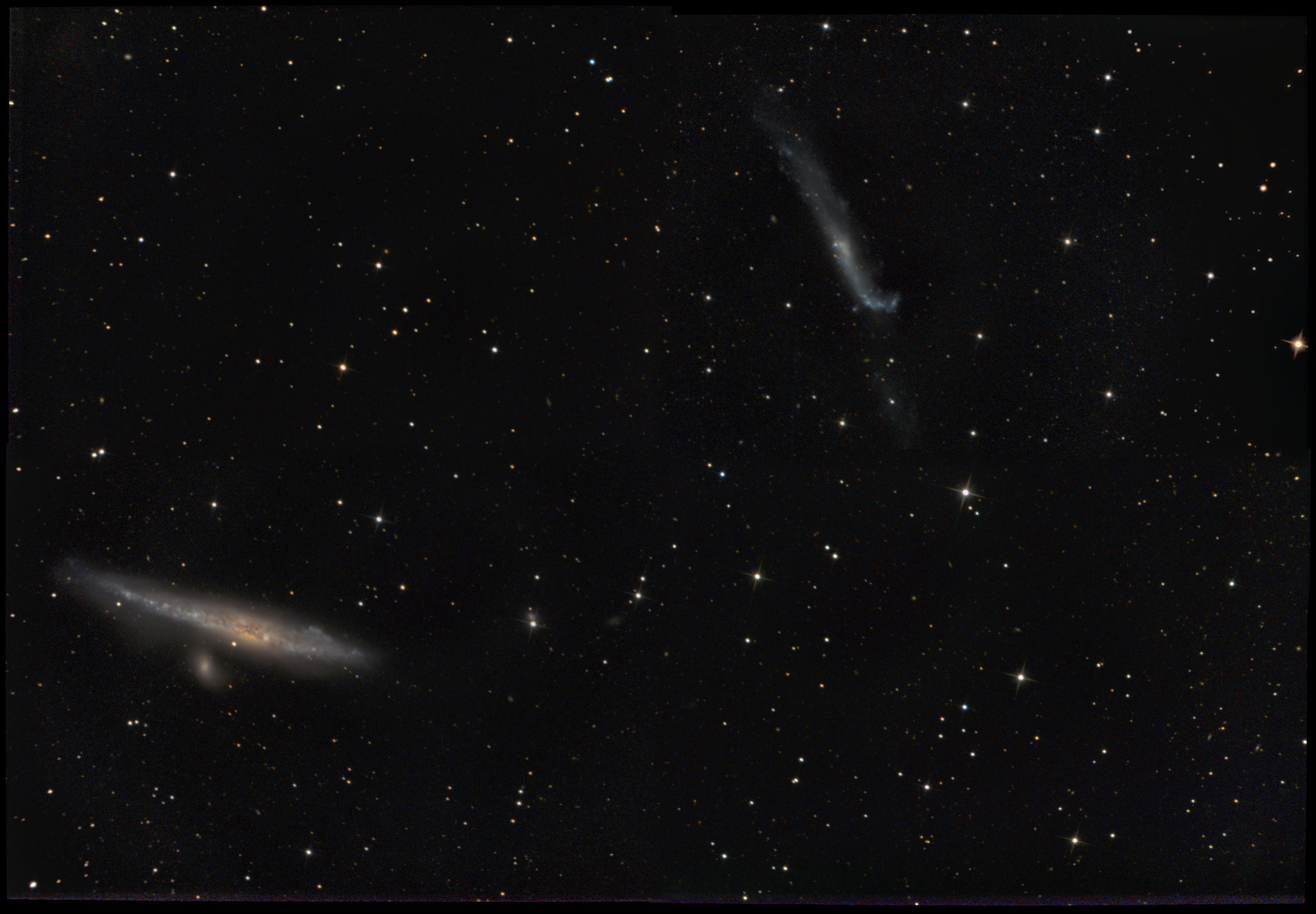 Bálna és hokiütő galaxis