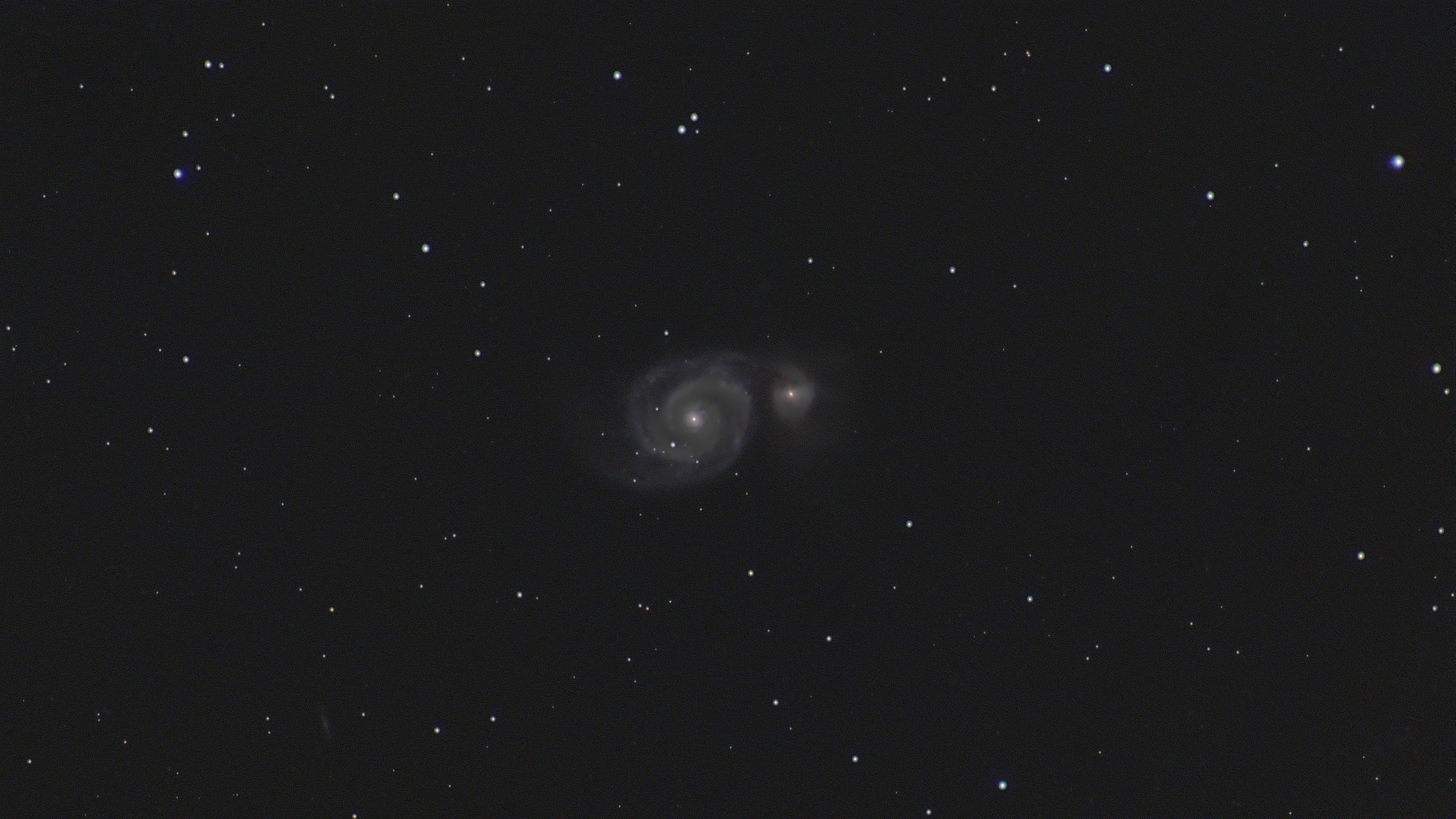 M51 - Örvény-galaxis 89%-os Hold mellett