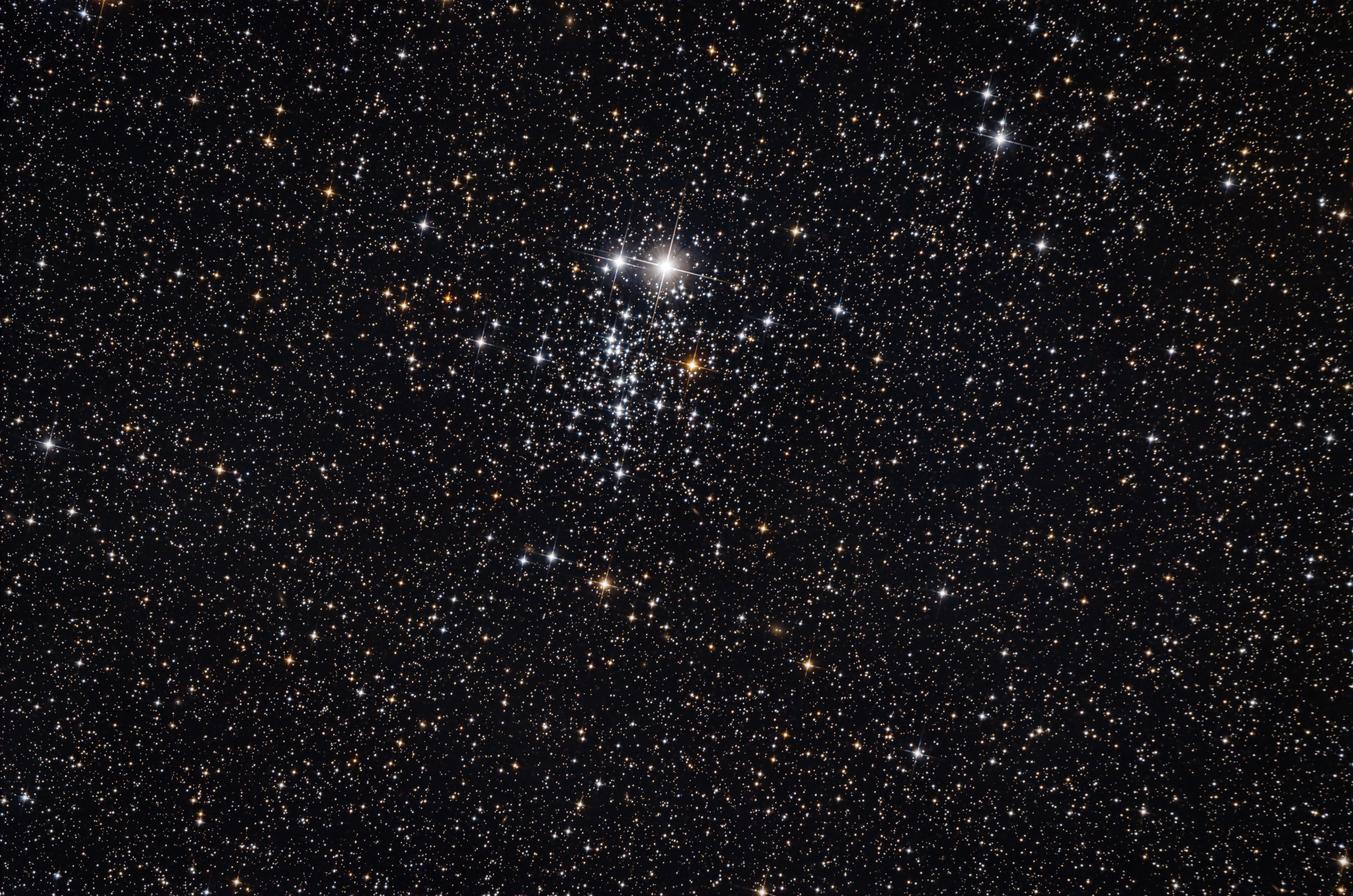 NGC 457 Bagoly halmaz