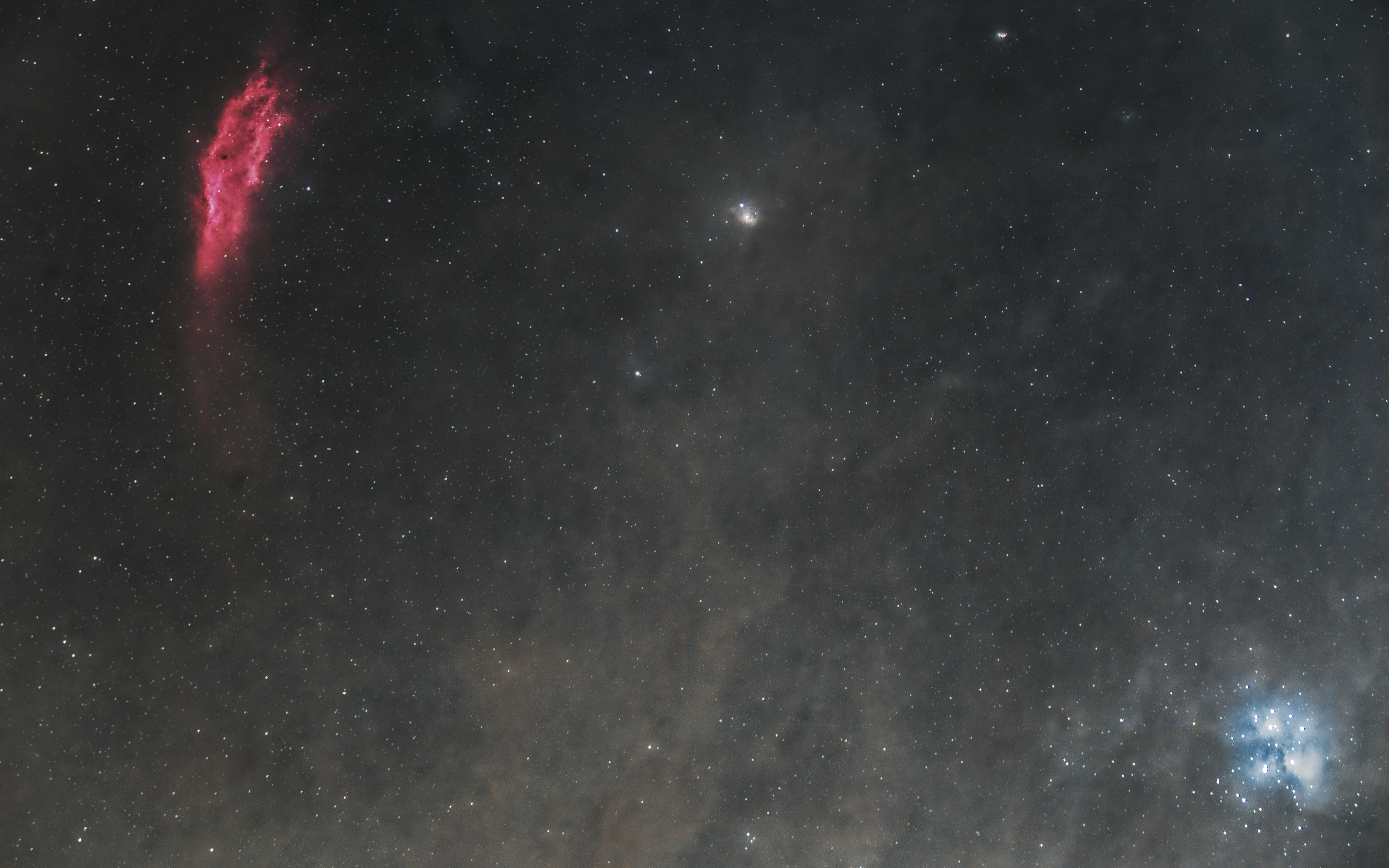 A Kalifornia-köd (NGC 1499) és a Plejádok (M45, Fiastyúk)