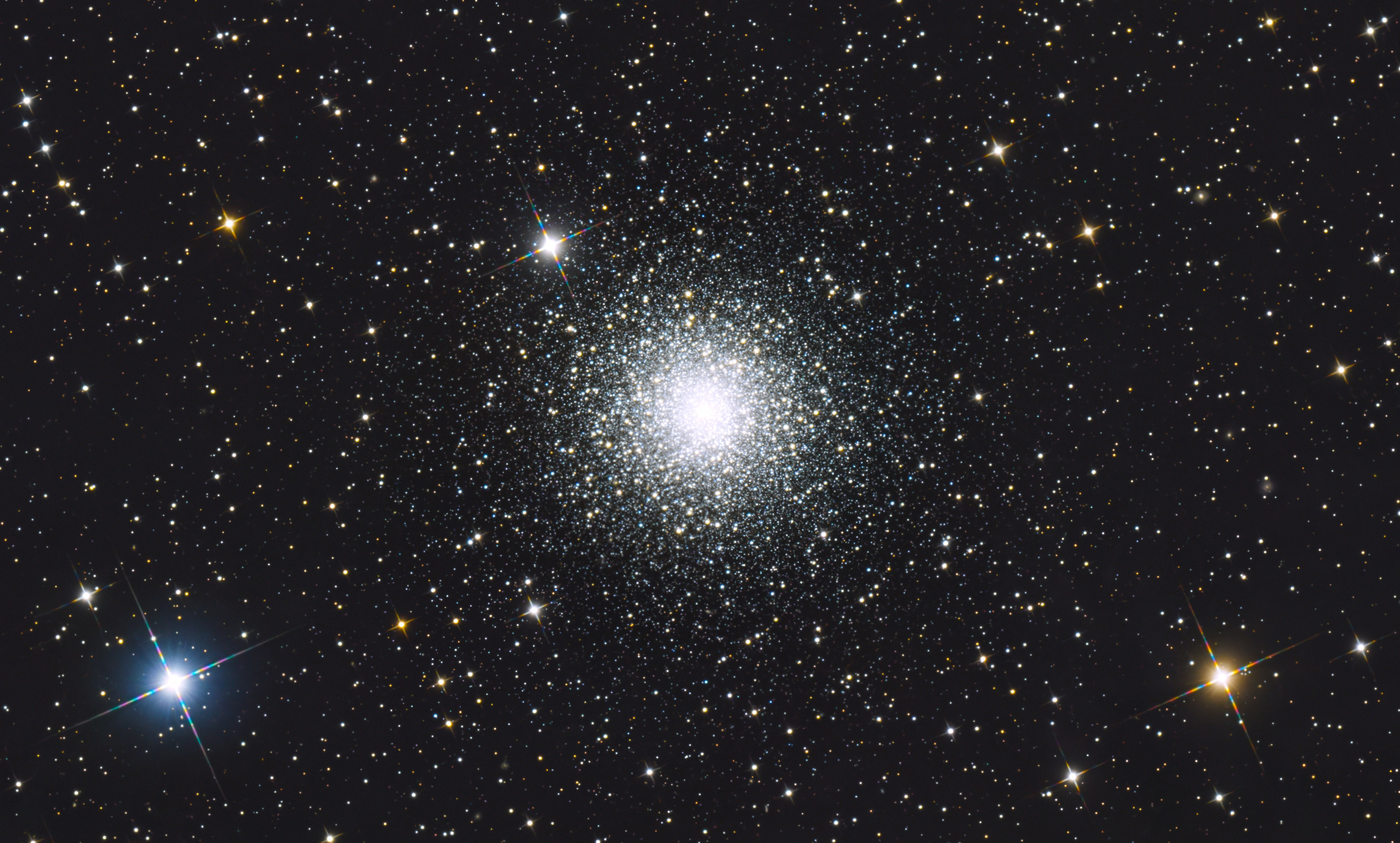 M15 Gömbhalmaz