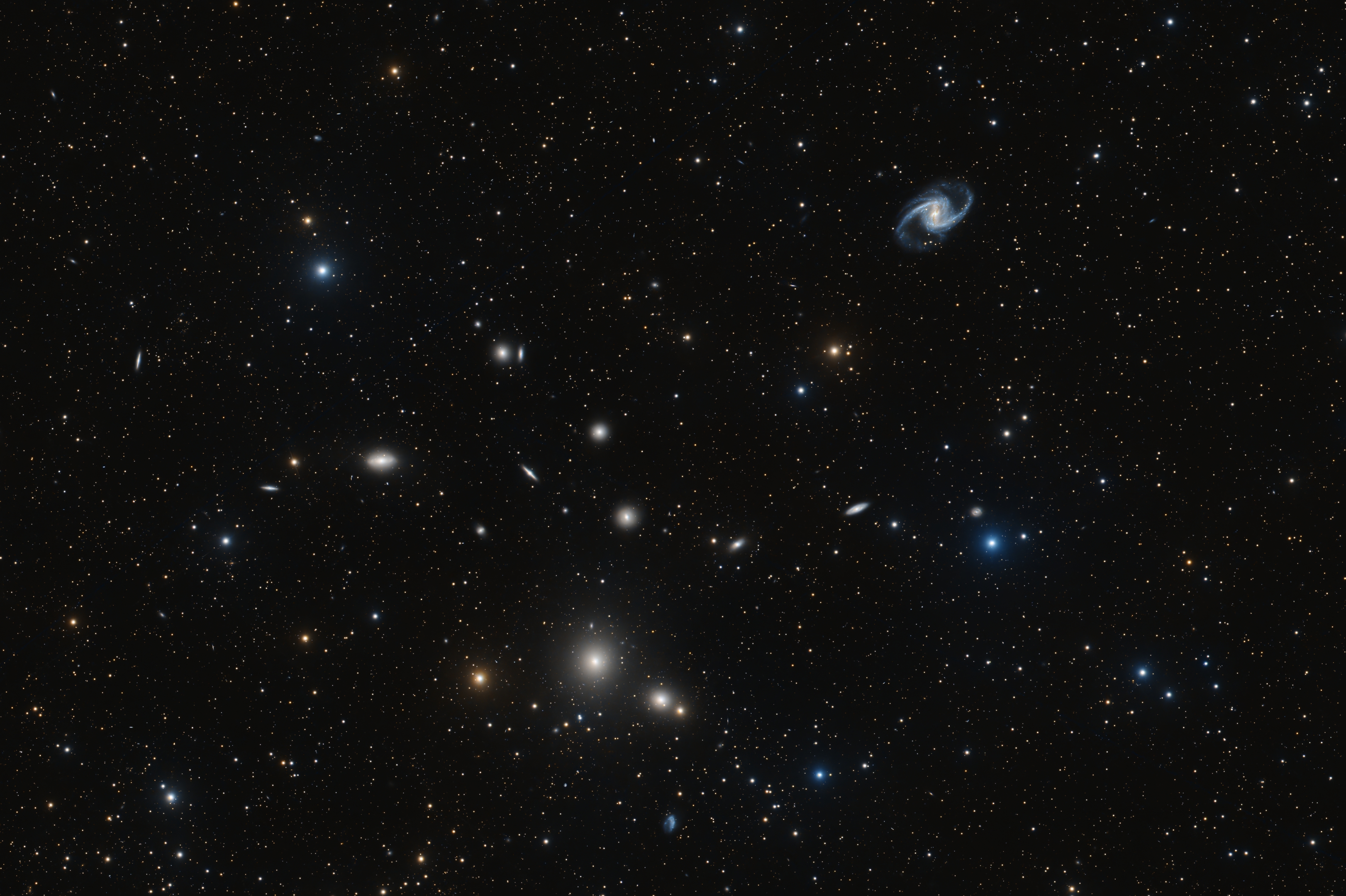NGC 1365 és a Fornax galaxishalmaz