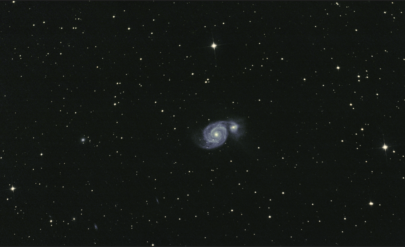 Messier 51 & háttérgalaxisok